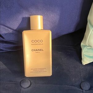 CHANEL Coco Mademoiselle Moisturizing Body Lotion - Peach